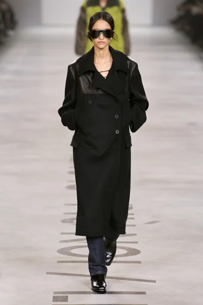Look 50